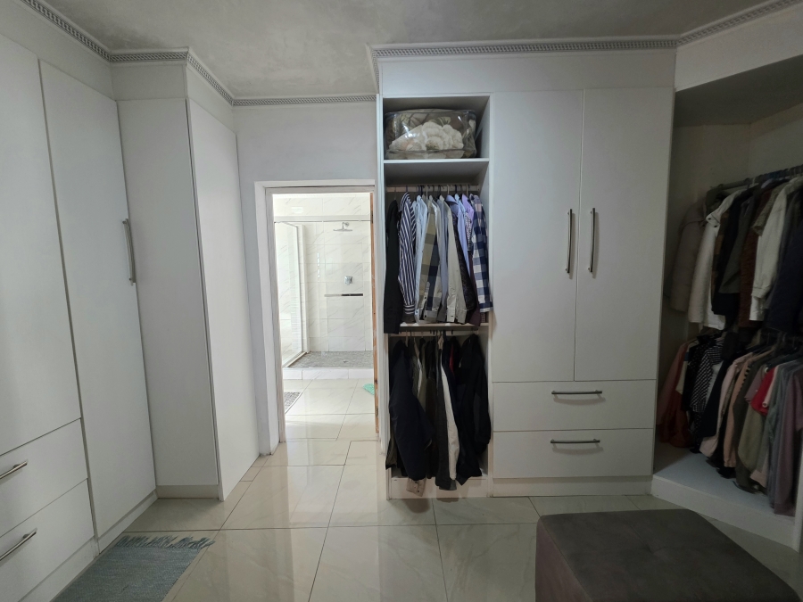 4 Bedroom Property for Sale in Flamingo Park Free State